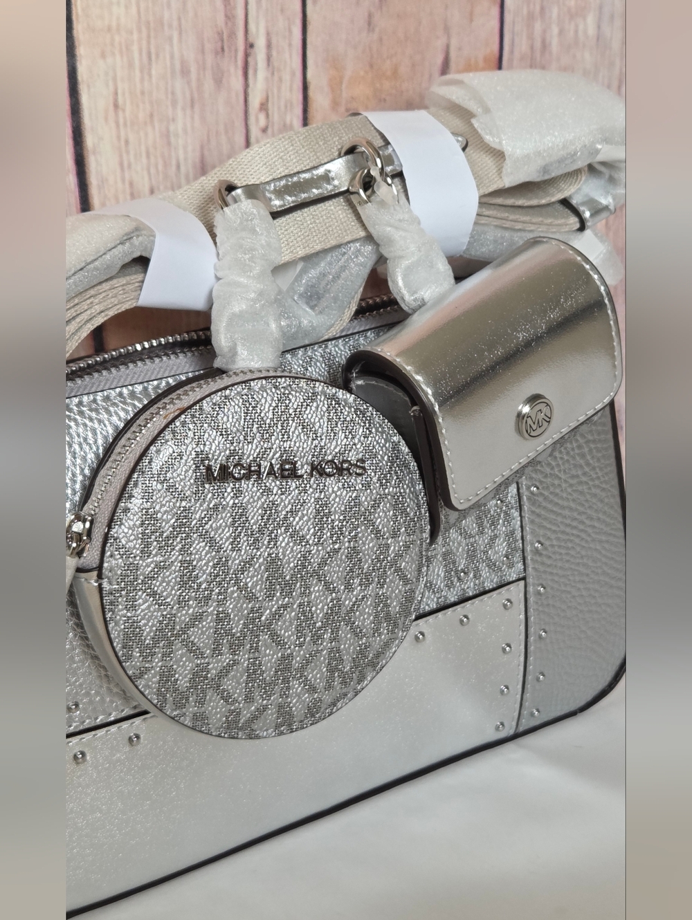 MICHAEL Michael Kors Metallic Crossbody Bag with Round Pouch & Ipod Case NWT - Picture 5 of 16